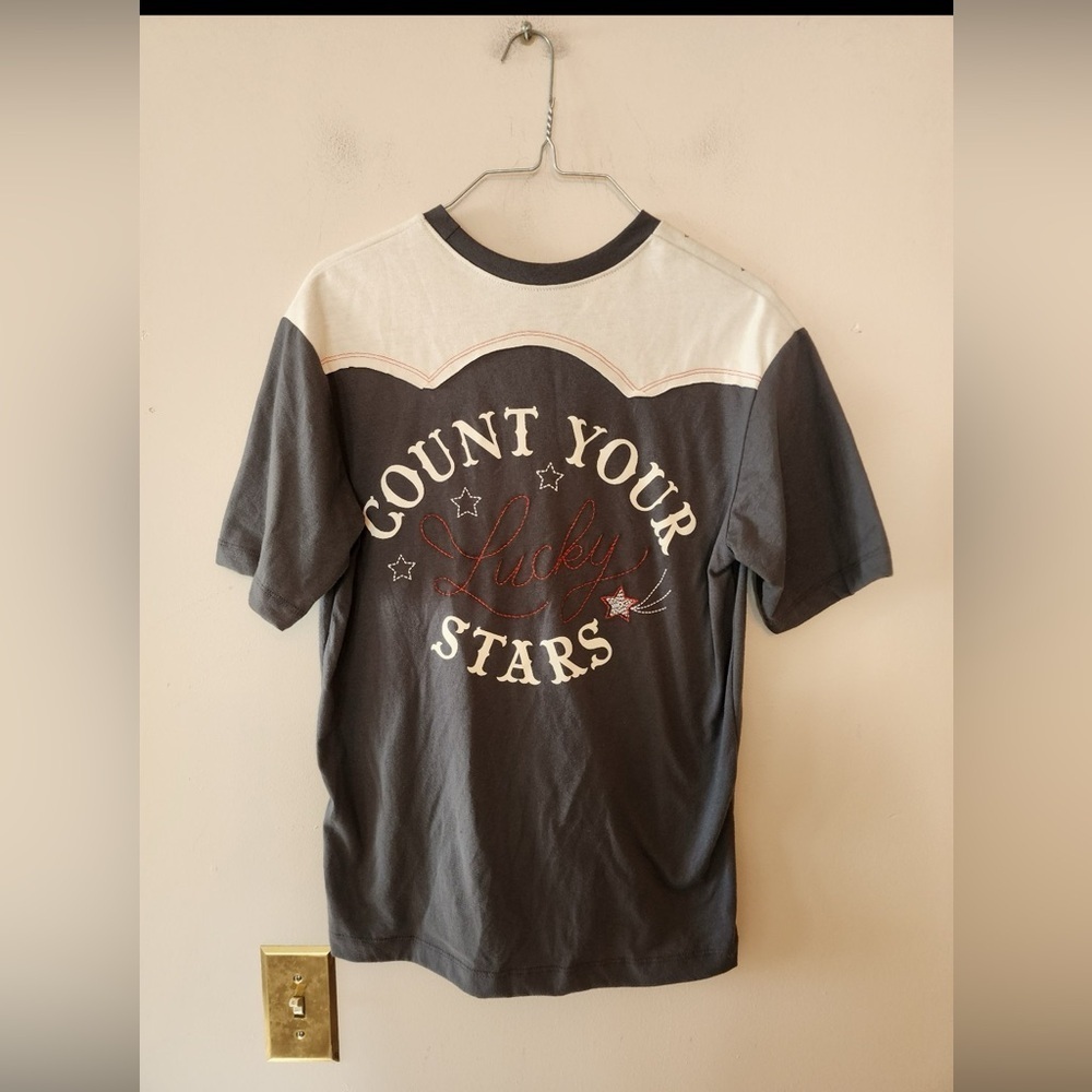 Social culture count your lucky stars T-Shirt size womens xs nwt